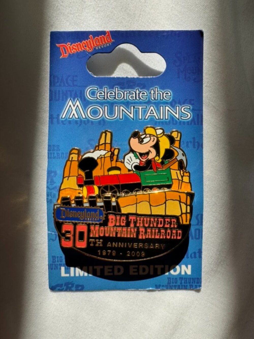 NWT Disneyland Celebrate the Mountains Big Thunder Mountain Trading Pin, LE